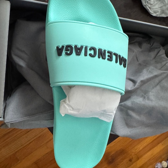 Balenciaga Mint Logo Pool Slides Size 38 - Picture 5 of 8